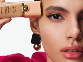 Model mit Nude Couture Foundation von Carolina Herrera