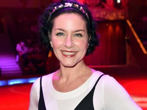 Marisa Burger strahlt im Zirkus