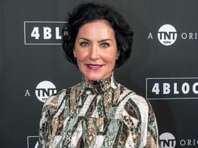 Marisa Burger lächelt