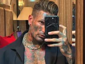 Nikola Glumac macht Spiegel-Selfie