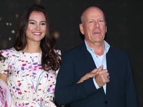 Bruce Willis mit seiner Ehefrau Emma Heming Willis im Jahr 2019