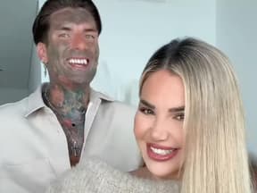 Nikola Glumac mit Kim Virginia Hartung lachen
