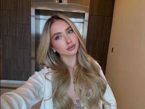 Shania Geiss Selfie