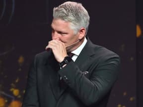 Bastian Schweinsteiger weint