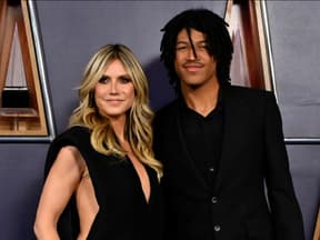 Heidi Klum und Sohn Henry auf rotem Teppich