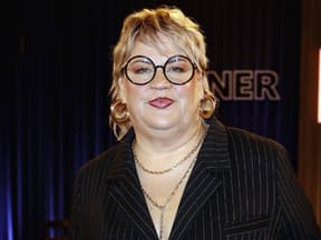 Ilka Bessin mit kurzen Haaren
