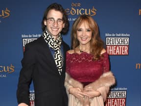 Cornelia Corba mit Adoptivsohn Benjamin