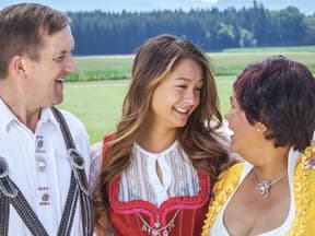 Josef, Jenny und Narumol von Bauer sucht frau