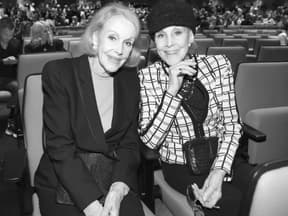 Alice und Ellen Kessler im Theater