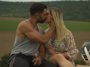 Kuss bei Bastian und Kerrin