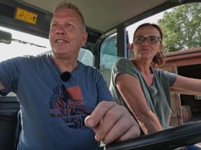 Jörg und Kirstin im Traktor bei BsF