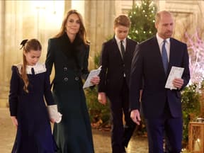 Prinzessin Kate und Prinz William mit ihren Kindern George und Charlotte beim Adventskonzert