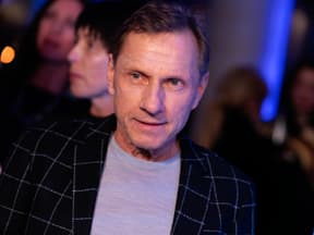 Richy Müller im Anzug