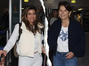 Eva Benetatou mit Claudia Obert auf dem Weg nach Australien