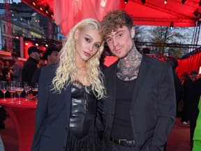 Samuel Dohmen und Daniela Djokic posieren zusammen