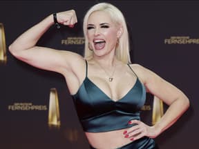 Daniela Katzenberger zeigt stolz ihren Bizep