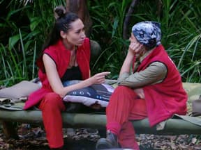 An Tag 3 im Dschungelcamp kam es zum Eklat zwischen Samira Yavuz und Eva Benetatou
