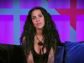 Elena Miras guckt bedrückt