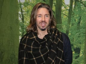 Gil Ofarim am Flughafen