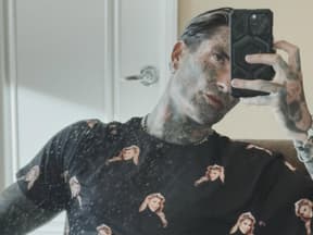 Nikola Glumac im Kim-Pyjama