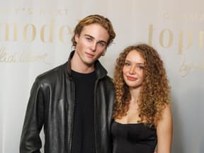 Moritz Rüdiger posiert mit seiner Freundin Xenia