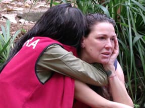 Samira tröstet Simone