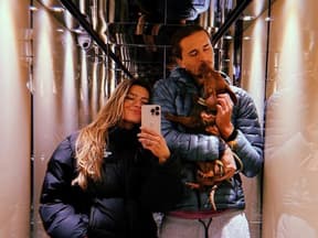 Sophia Thomalla und Alex Zverev mit ihrem Hund