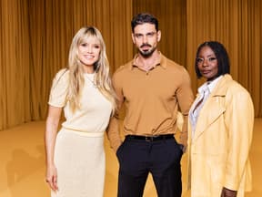 Heidi Klum mit den GNTM-Gastjuroren Michele Morrone und Nikeata Thompson