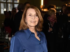 Senta Berger glücklich