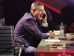 Joachim Llambi am Telefon