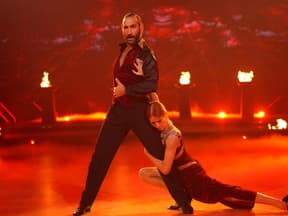 Massimo Sinató mit Esther Schweins beim Tango