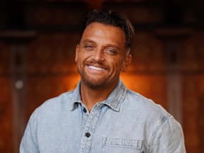 Menowin Fröhlich lacht