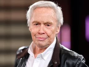 Peter Kraus lächelt
