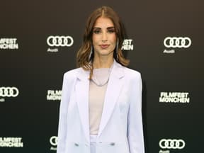 Cathy Hummels im Anzug