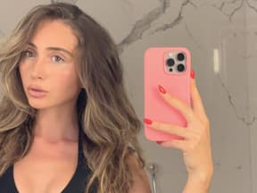 Nadja mit Spiegelselfie