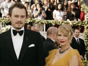 Heath Ledger und Michelle Williams posieren zusammen