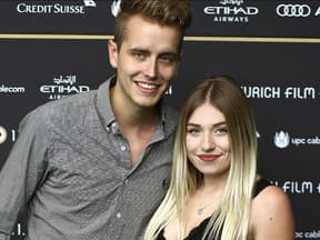 Julian Claßen & Bibi Heinicke posieren zusammen