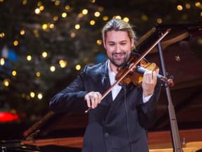 David Garrett spilt Geige und lächelt