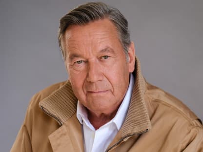 Roland Kaiser in legerem Outfit