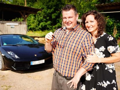 "Bauer sucht Frau" 2023: "Lamborghini-Bauer" Steffen und Hofdame Kathrin 
