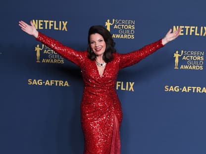 Fran Drescher im roten Kleid bei den SAG Awards 2024
