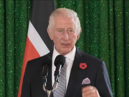 König Charles hält eine Ansprache.