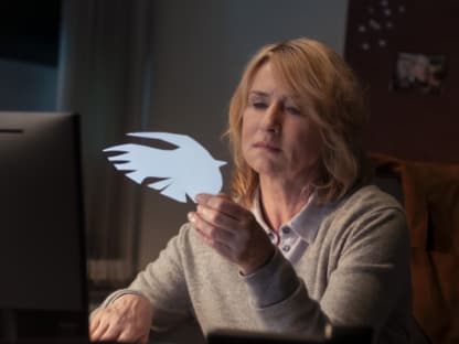 Corinna Harfouch im Tatort guckt ernst