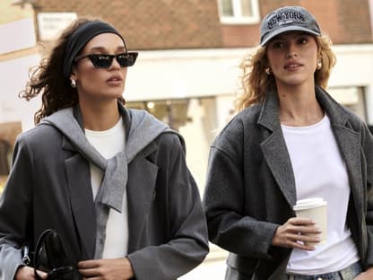 Lässig geschnittene Blazer und Mäntel sind einfach perfekt für die Übergangszeit. Lässig geschnittene Blazer und Mäntel sind einfach perfekt für die Übergangszeit.