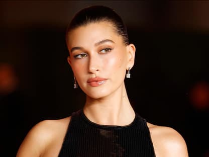 Sleek Bun Hailey Bieber strenger Dutt