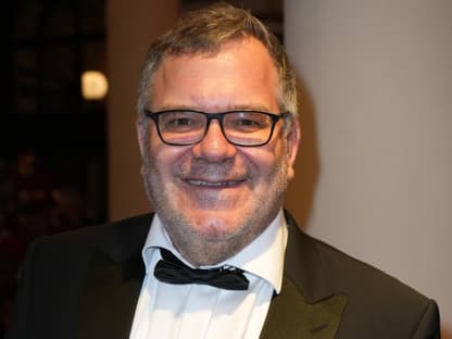 Elton mit Fliege