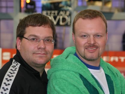 Elton und Stefan Raab im Schwimmbad