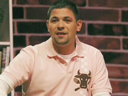Tim Mälzer mir rosa Shirt