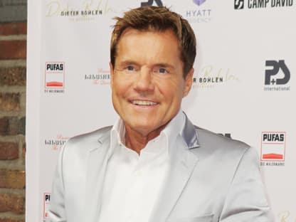 Dieter Bohlen vor Fotowand