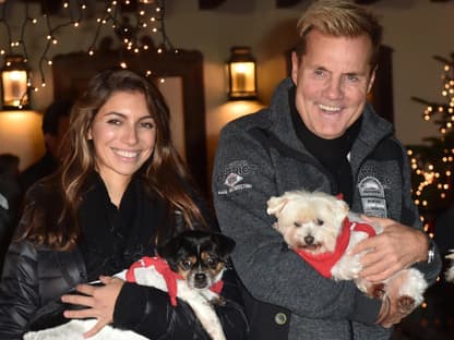 Dieter Bohlen mit Carina und Hunden